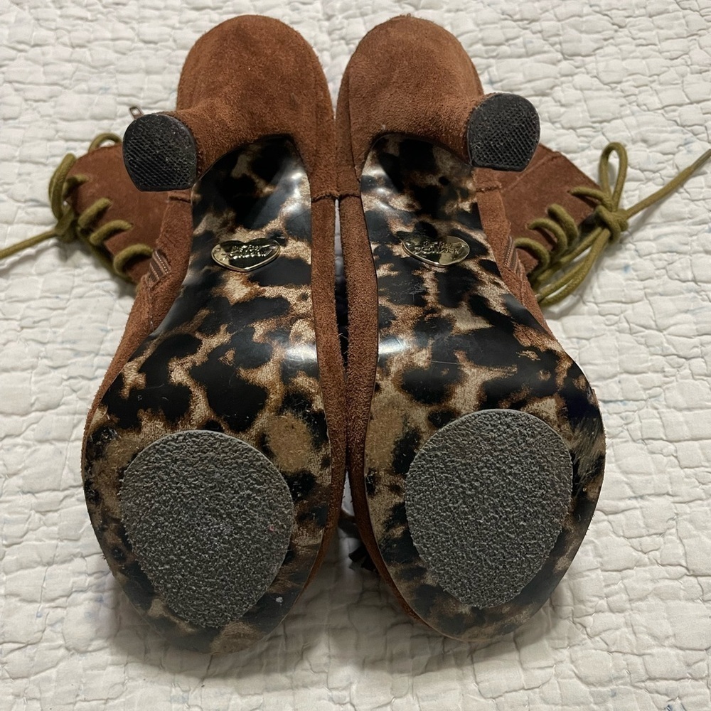 Betsey Johnson Terra suede platform booties with bow and fringe steampunk sz 7.5 - Picture 10 of 16